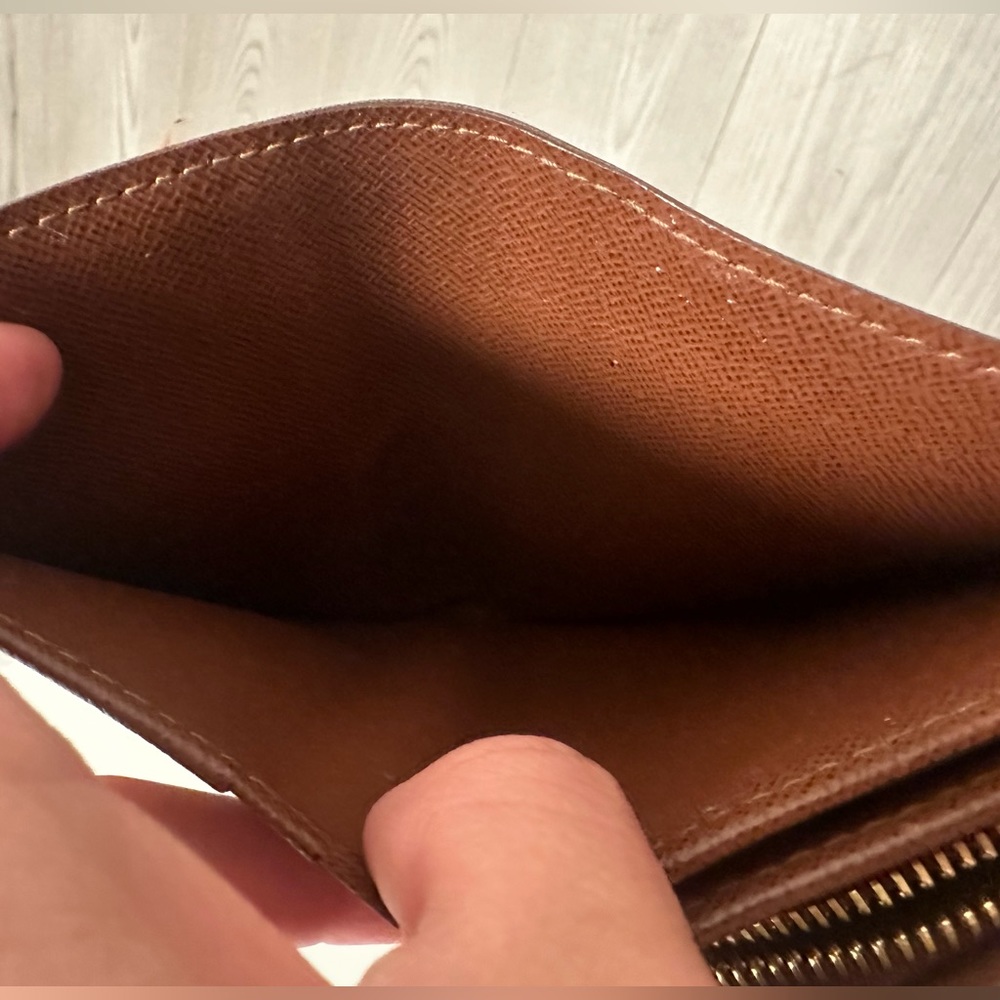 Louis Vuitton Monogram Wallet - Picture 5 of 10